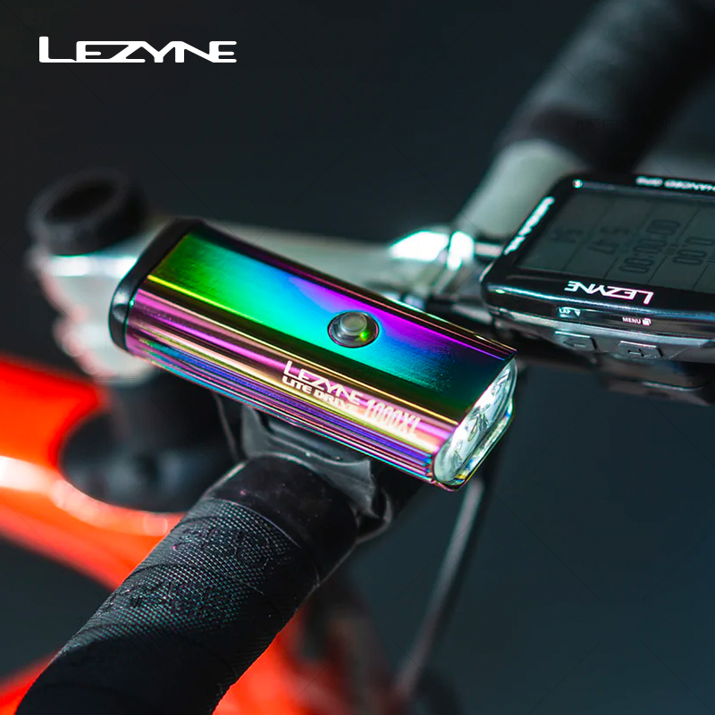 مصباح أمامي للدراجة من ليزين ب - مراجعة Rechargeable Bicycle Headlight 1000 Lumen وسعره